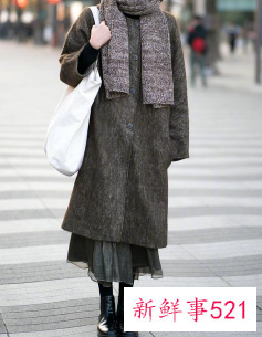 长裙靴子怎么搭配