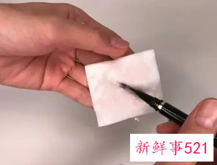 眼线笔炸毛了怎么解决