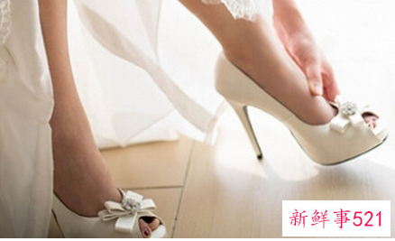 怎么学穿高跟鞋走路