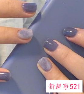 女生什么颜色指甲好看