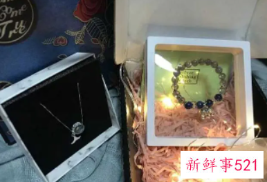 网友第一次送什么礼物