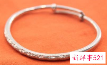 银手链和银手镯一起佩戴的禁忌