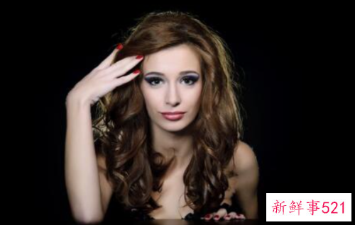 时尚刘海发型让你减龄秒变少女