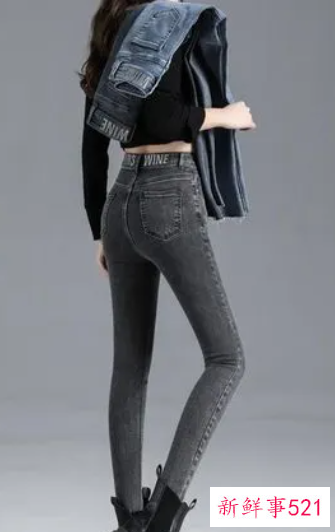 黑色牛仔裤怎么搭配