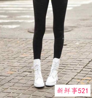 鞋子什么颜色比较百搭