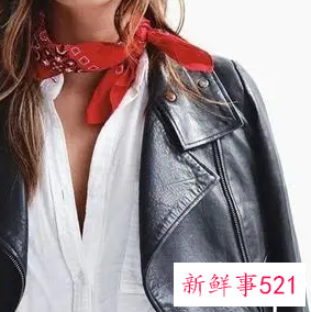 肤色暗黄戴什么颜色围巾