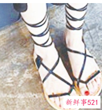 黑色t恤搭配什么鞋子好