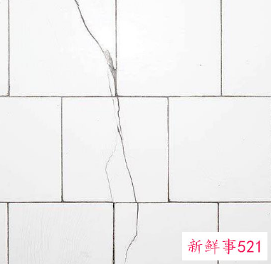 瓷卫生间砖裂缝修复