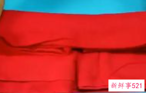 女孩子的围巾怎么折