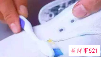 白色毛绒鞋脏了怎么清洗