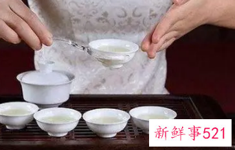 茶能不能用开水泡