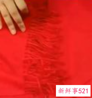 女孩子的围巾怎么折