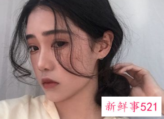 已婚女人看见已婚男人脸红