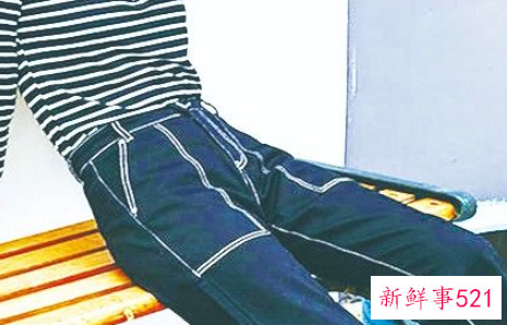 黑色牛仔裤怎么搭配