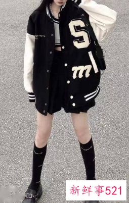 比较薄的外套搭配