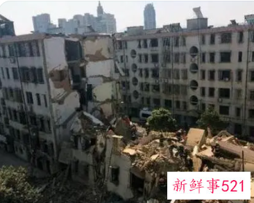 梦见房子被大风吹倒是什么意思