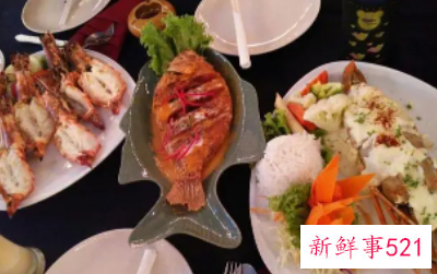 梦见自己特别能吃吃了好多