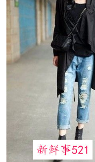 牛仔裤适合穿什么鞋子