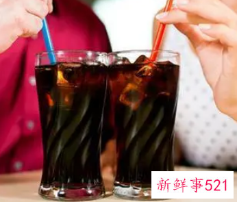 喝可乐会变黑吗