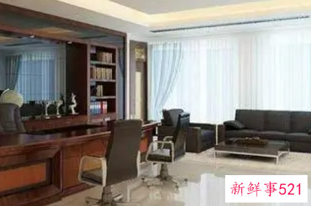 办公室风水之办公桌对门口好吗