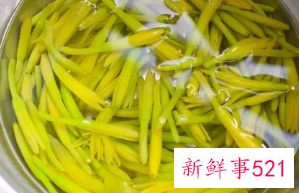 新鲜黄花菜怎么吃安全