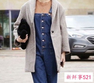 牛仔背带裙外套搭配图