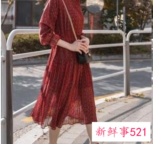 短靴配什么裙子好看