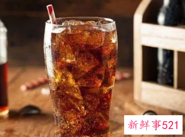 喝可乐会变黑吗