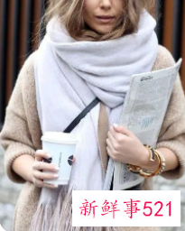 肤色暗黄戴什么颜色围巾