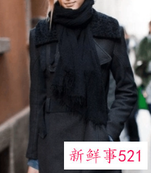 肤色暗黄戴什么颜色围巾