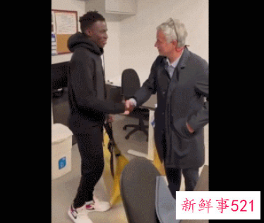 穆里尼奥兑现承诺送吉安800欧新鞋