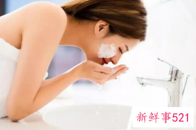 经常用洗面奶洗脸怎么样