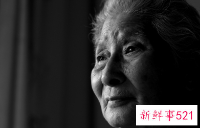 梦见去世的外婆还活着和我说话