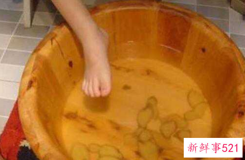 用老姜泡脚有什么好处与坏处
