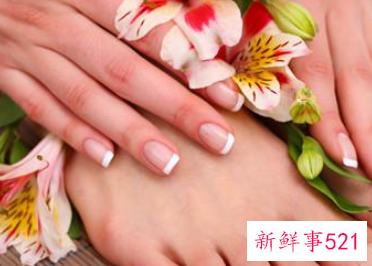 女人脚出汗脚臭是什么原因