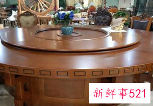 1.8米的圆桌可以坐几个人