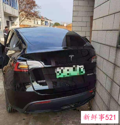 28万特斯拉撞一下要修20万