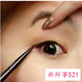 新手怎样画眼线