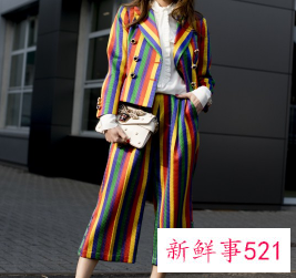 霸气职场女性着装图片