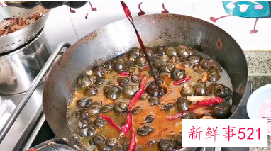 田螺排骨煲做法