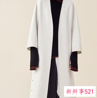 白色大衣里面搭配什么