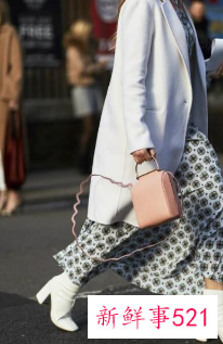 矮个子穿过膝裙配什么鞋子