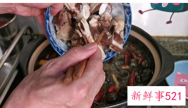 田螺排骨煲做法