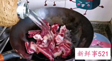 田螺排骨煲做法