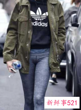 工装上衣搭配什么裤子