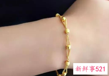 黄金手链应该戴在哪只手上