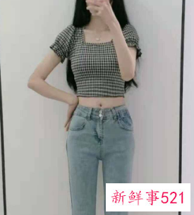 牛仔裤搭配什么样的上衣秋冬