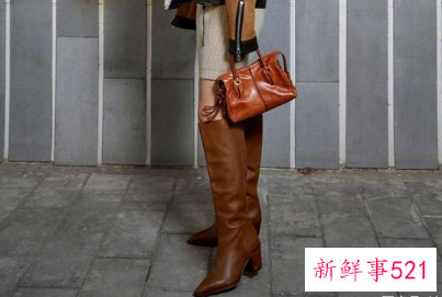 黑色针织裙搭配什么鞋子