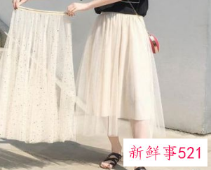 杏色裙子配什么上衣