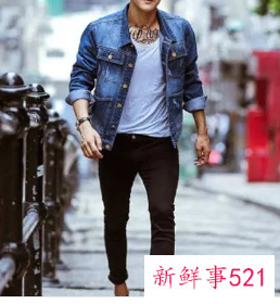 皮肤黑的男士穿什么颜色比较好点